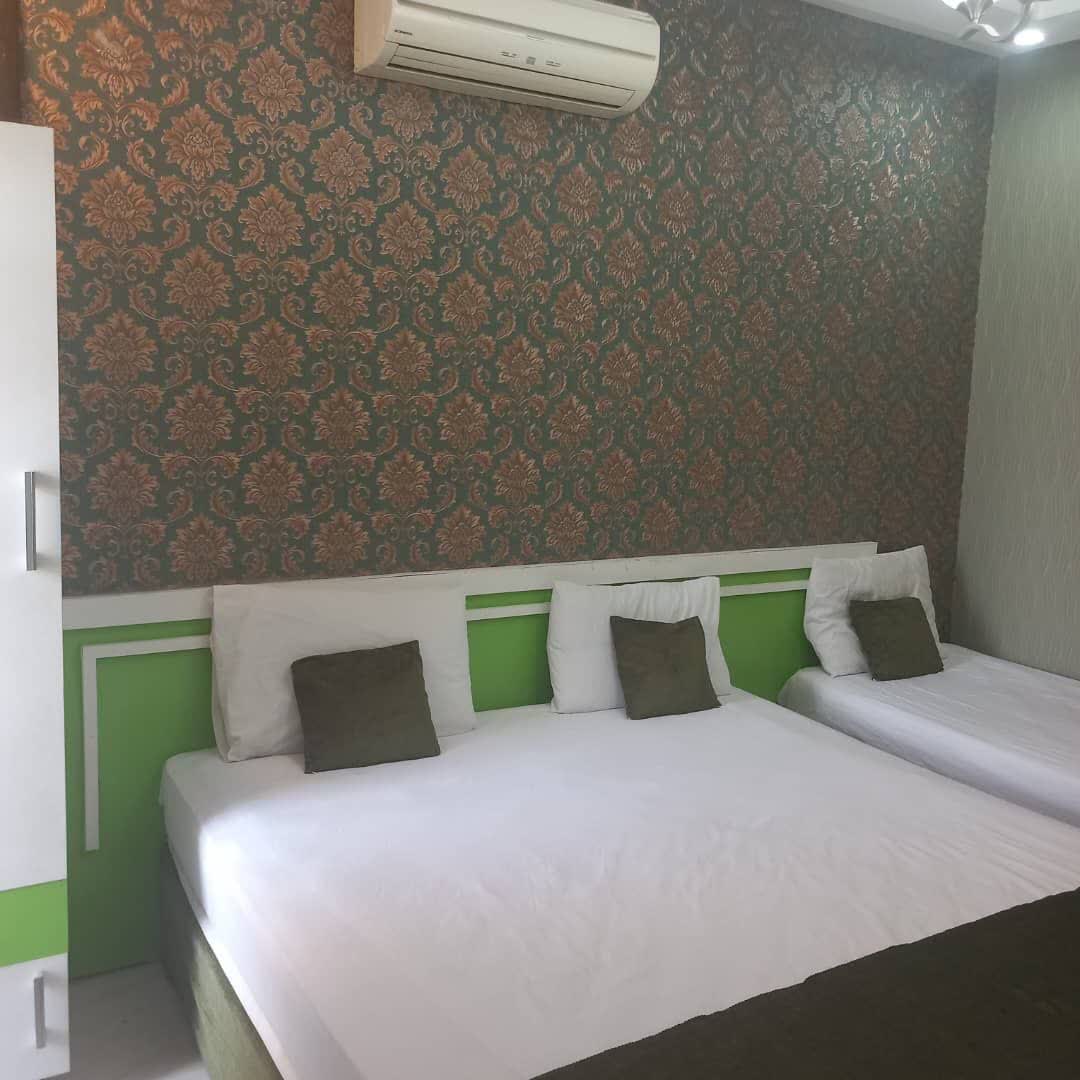 ساکن, اتاق سه تخته (یک تخت دبل + یک تخت سینگل)