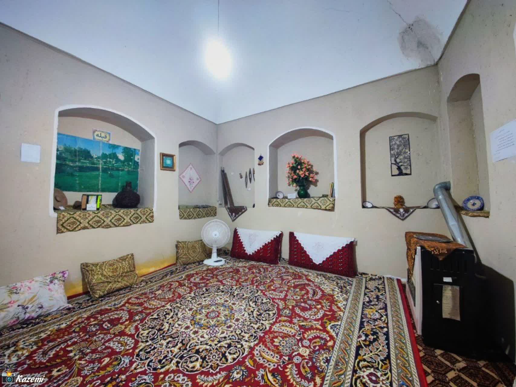 12 رخ اتاق پیران ویسه